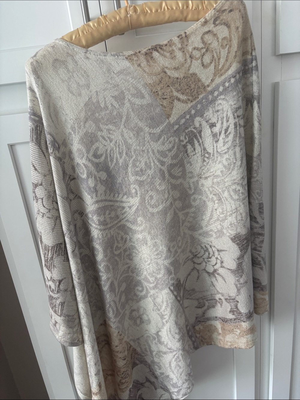 Chico's Neutral Floral Pattern Cape Poncho in Cream, Taupe and Beige NWOT - Picture 7 of 9